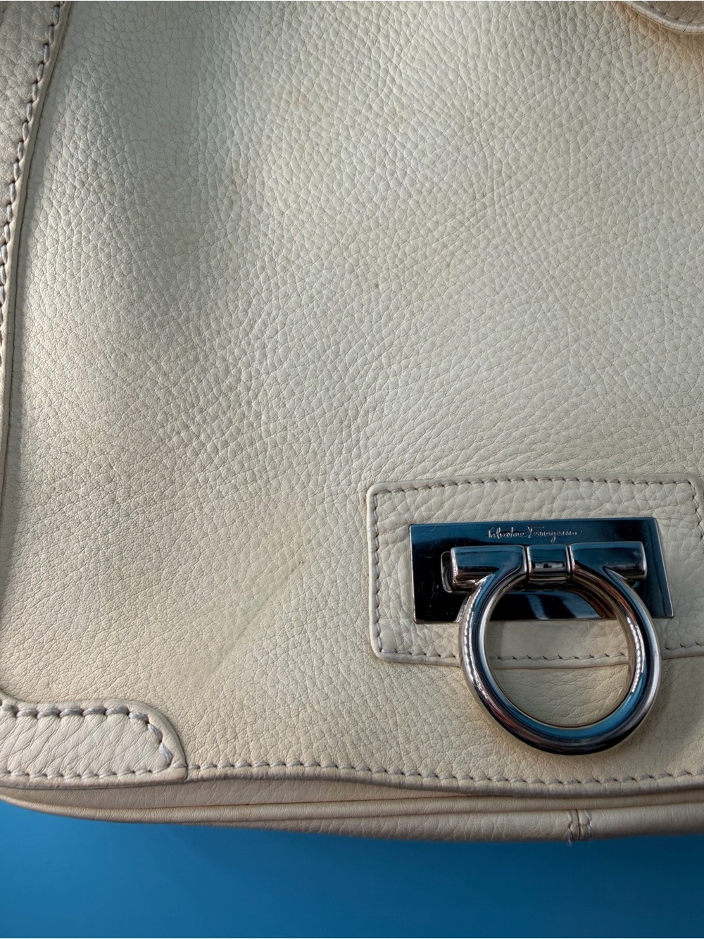 Salvatore Ferragamo Gancini Leather Flap Shoulder Bag Silver Hardware Cream - Picture 3 of 15
